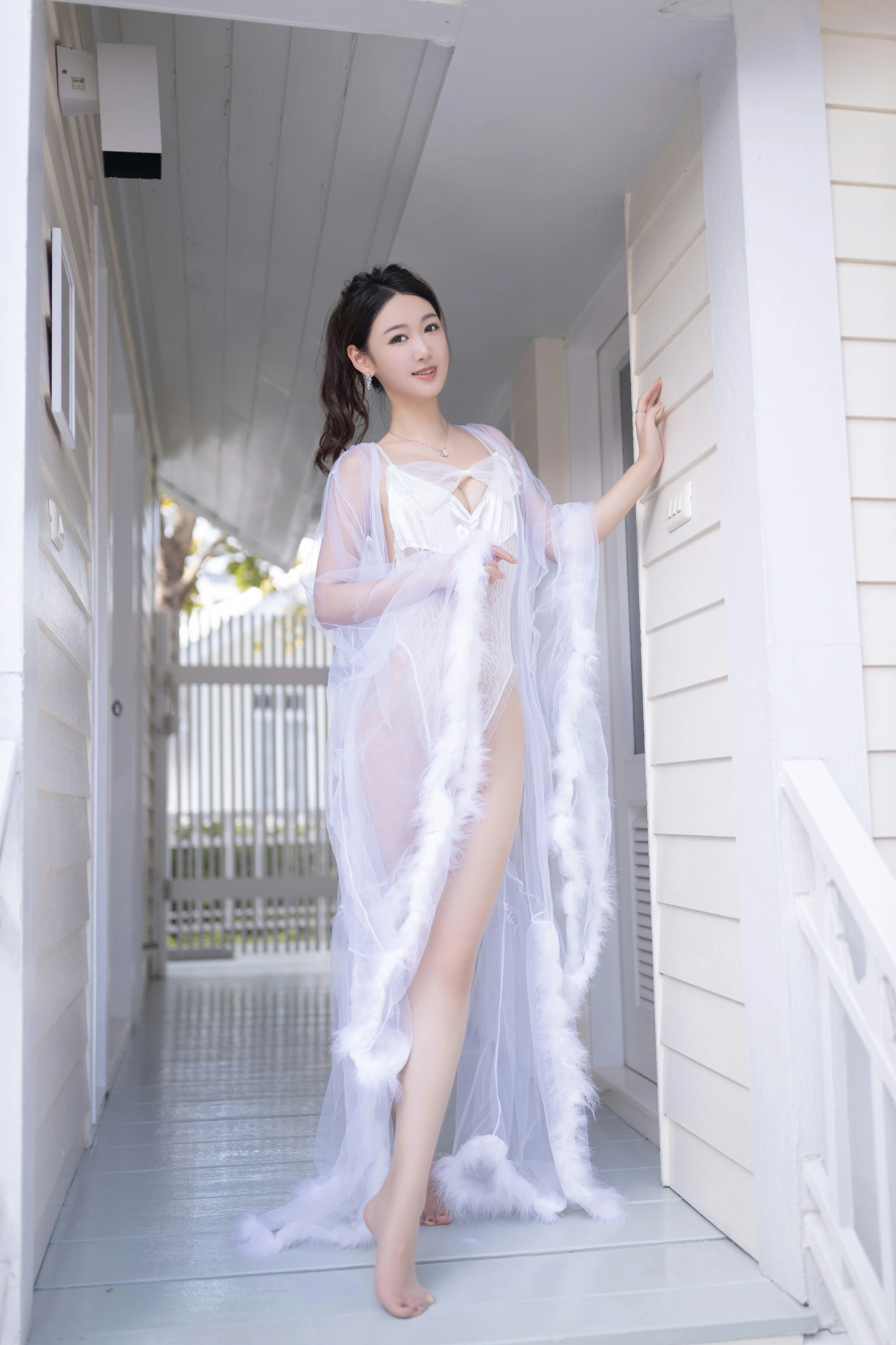 唐安琪 – 内部私购无删减原版写真性感白纱裙